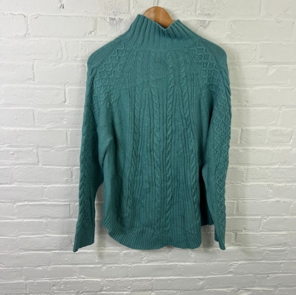 Ann Taylor cable knit sweater - Picture 4 of 6